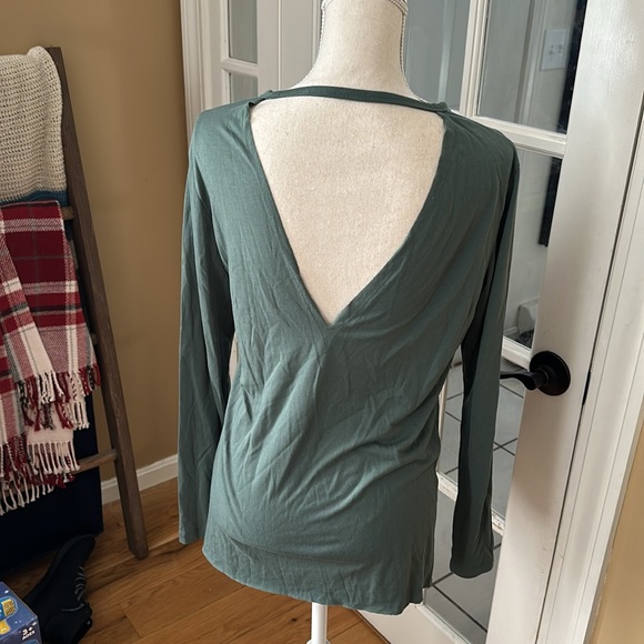 Reebok long sleeve - Picture 3 of 5